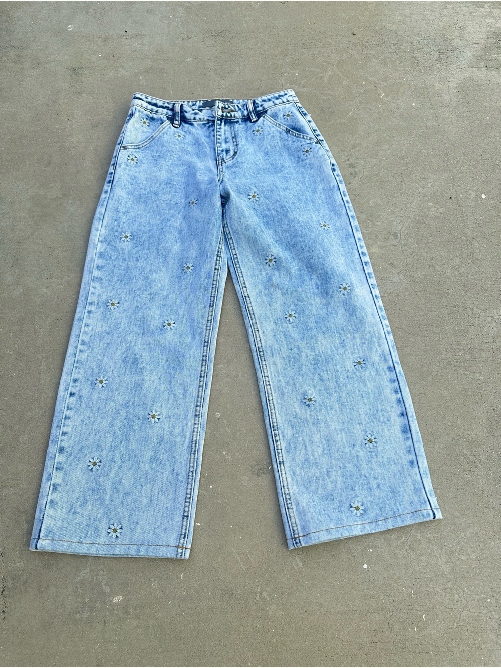 CALI 1850 Embroidered Daisy Floral light-wash Relaxed Fit Wider Leg Jeans~27